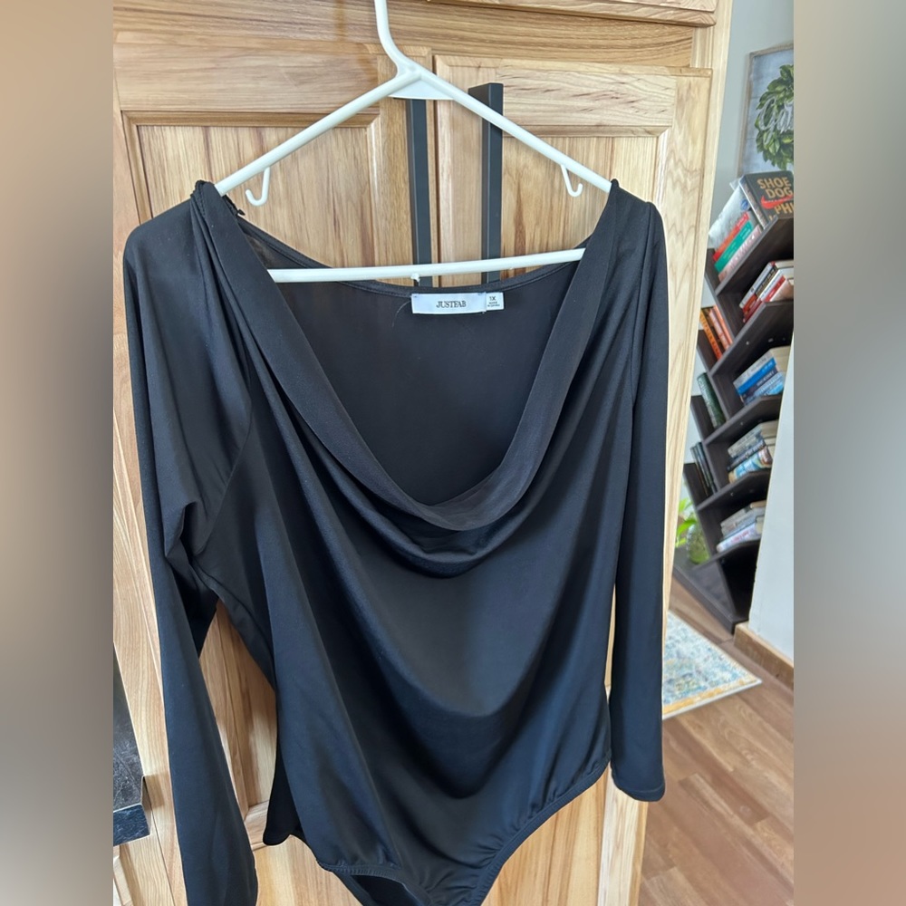 JustFab Cowled Neck Long Sleeve Bodysuit 1X - 2-button closure